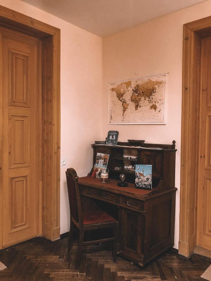 쇼프론 Het Pecset Fogado Etterem B&B 외부 사진